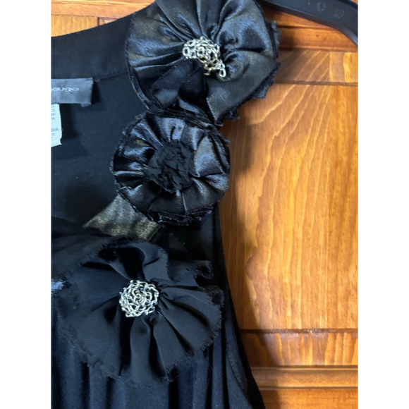 Cable & Gauge Black Sleeveless Top Floral Appliqué Embellished M - Picture 2 of 5